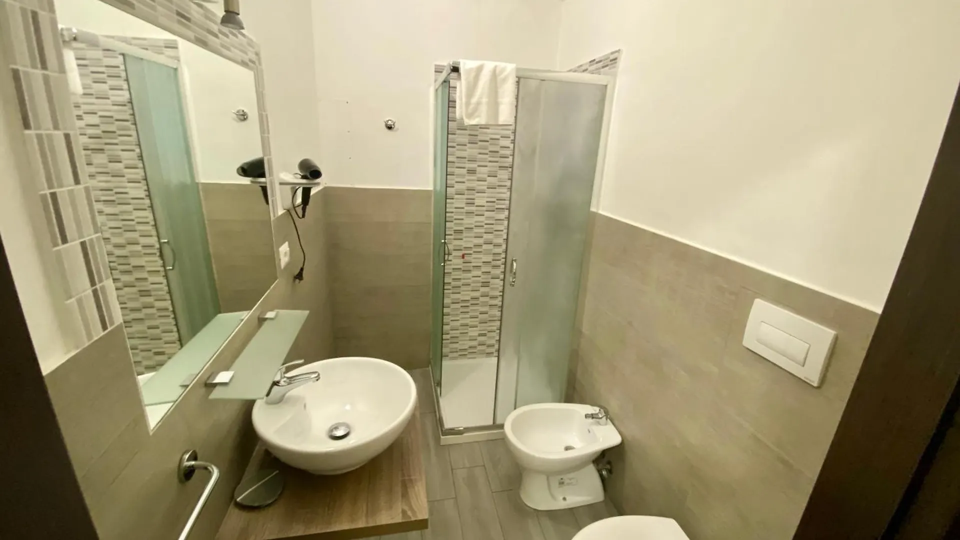 Guest House Minas Mediolan