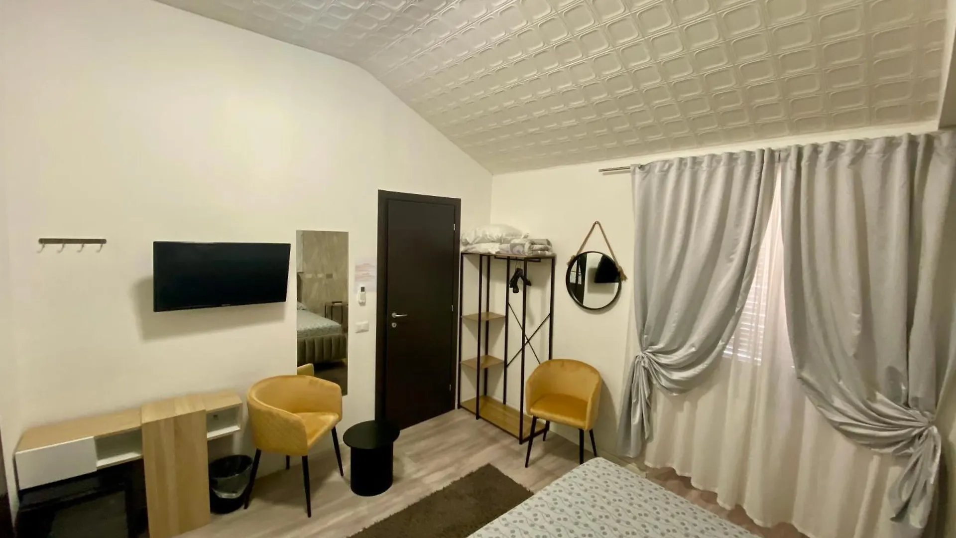 Guest House Minas Milaan