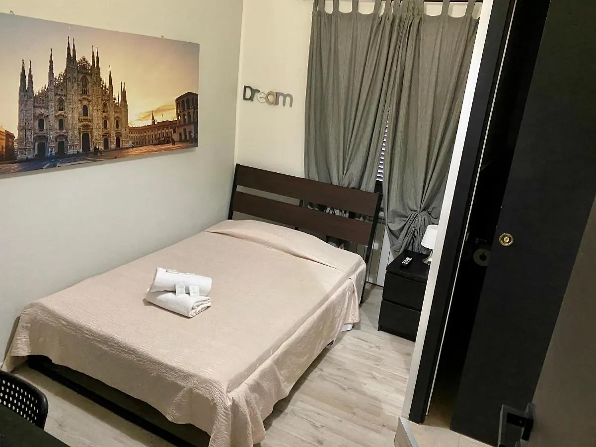 ** بيت ضيافة فندق دار ضيافة ميناس ميلان إيطاليا