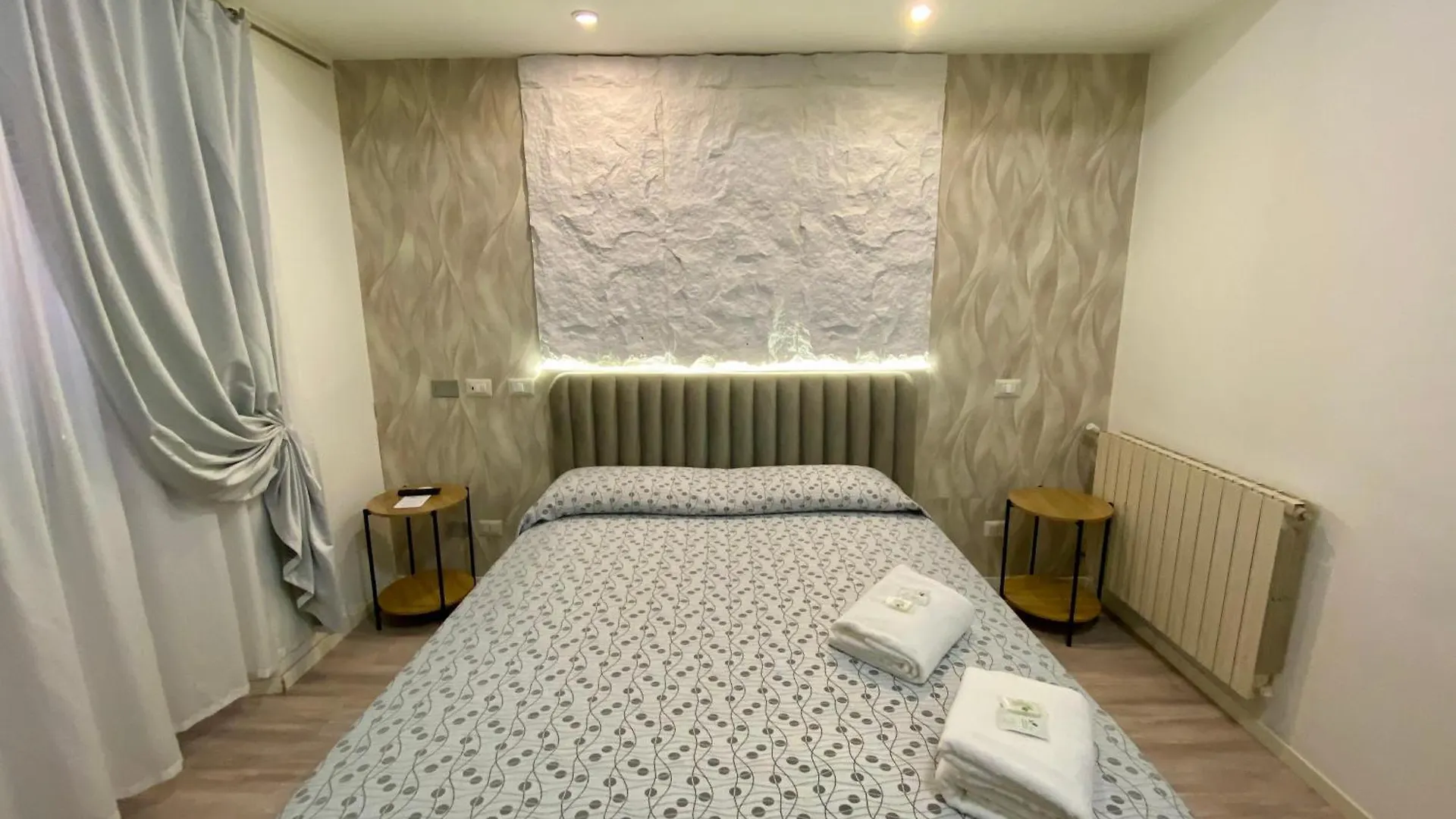 Guest House Minas Milan 2*,  Italy